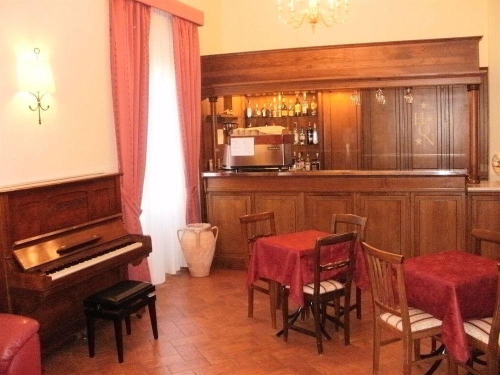 Hotel Oasi Neumann Κορτόνα Εξωτερικό φωτογραφία