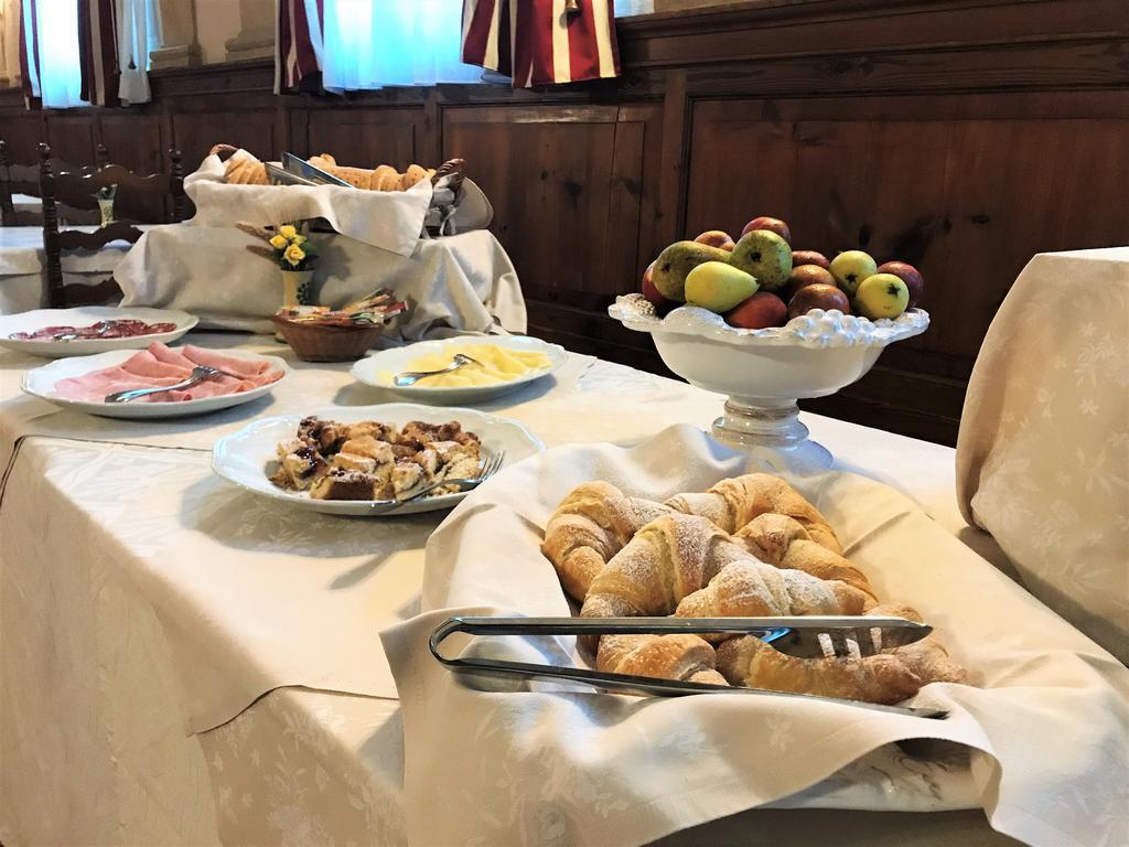 Hotel Oasi Neumann Κορτόνα Εξωτερικό φωτογραφία