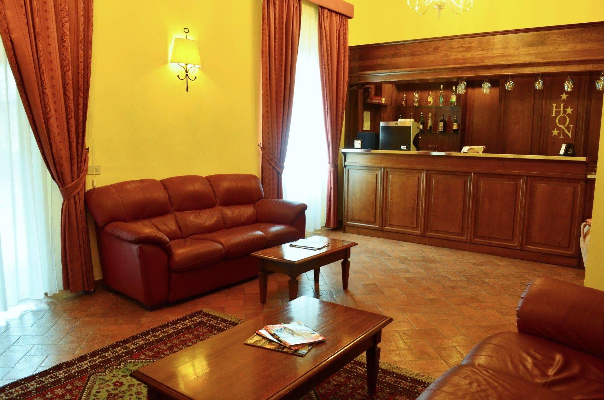 Hotel Oasi Neumann Κορτόνα Εξωτερικό φωτογραφία