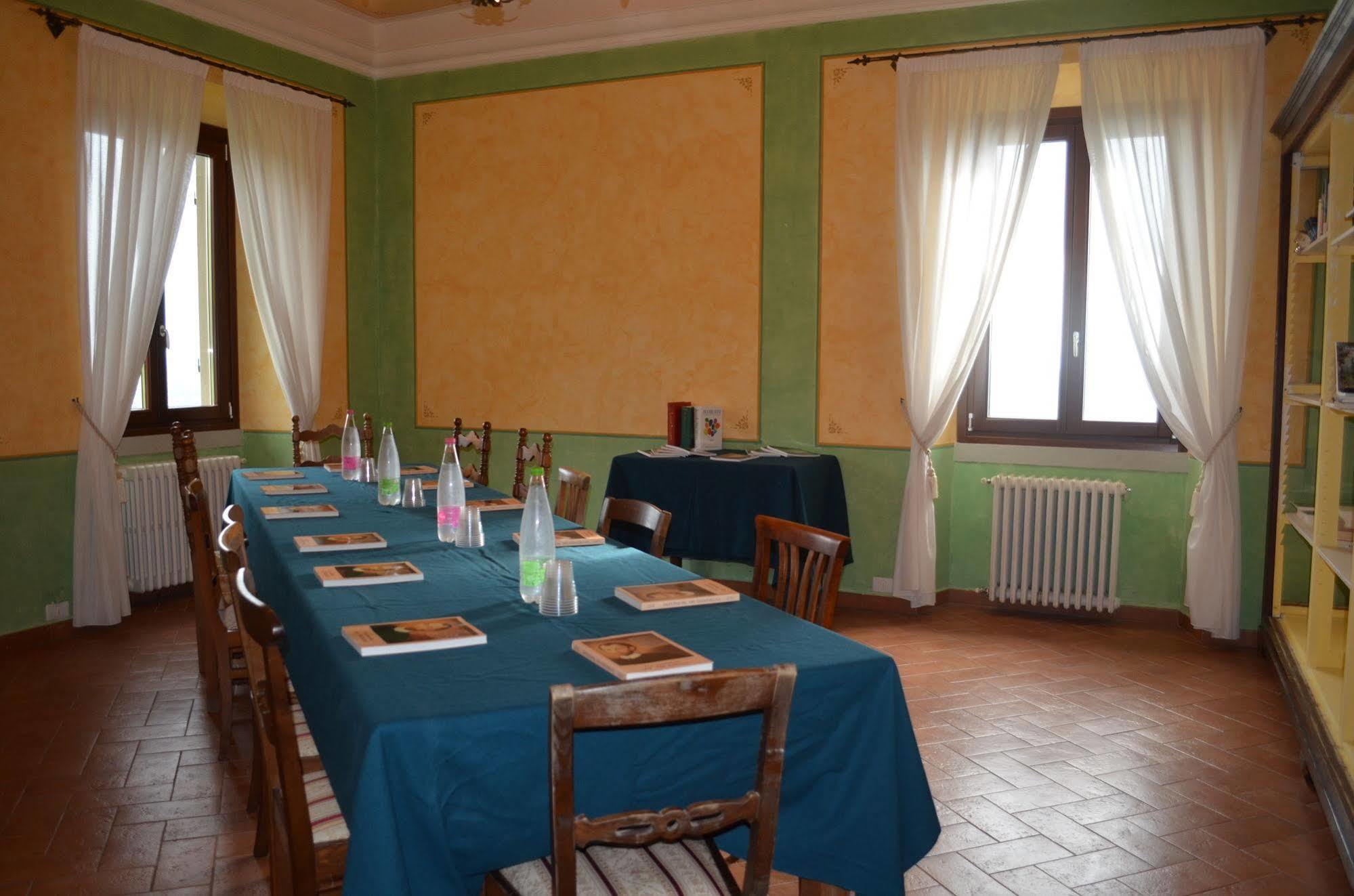 Hotel Oasi Neumann Κορτόνα Εξωτερικό φωτογραφία